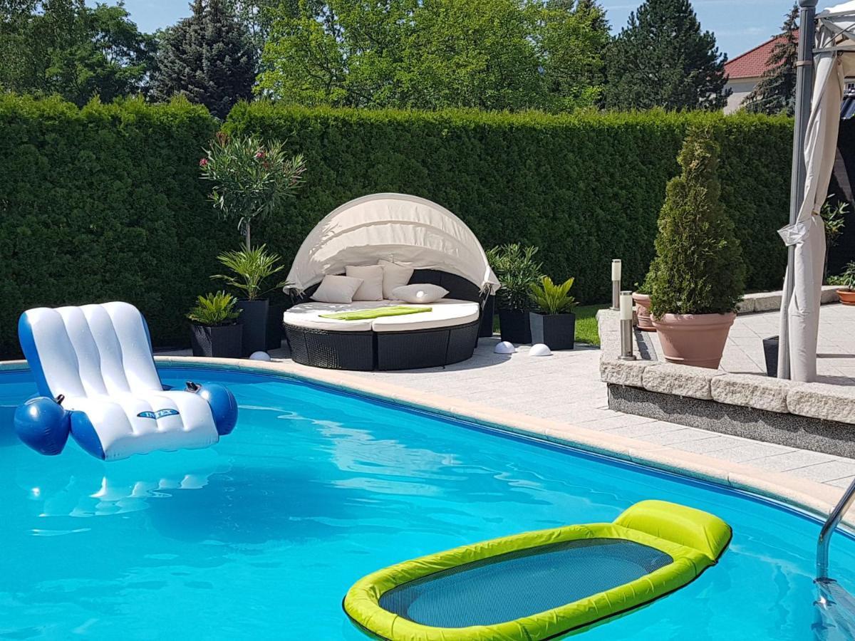 Gaestezimmer Im Bewohnten Efh Mit Pool Und Garten Ziltendorf Extérieur photo