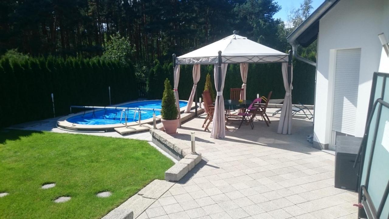 Gaestezimmer Im Bewohnten Efh Mit Pool Und Garten Ziltendorf Extérieur photo