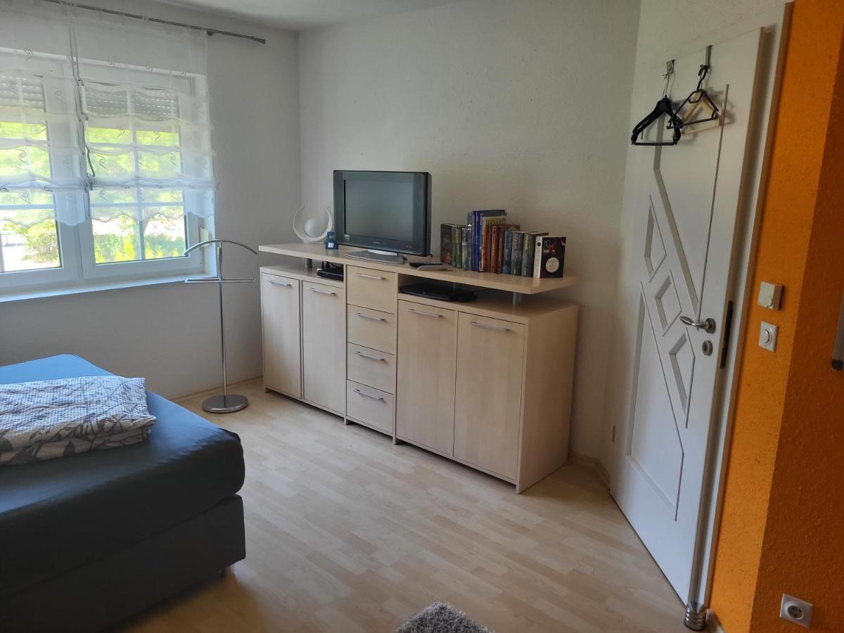 Gaestezimmer Im Bewohnten Efh Mit Pool Und Garten Ziltendorf Extérieur photo